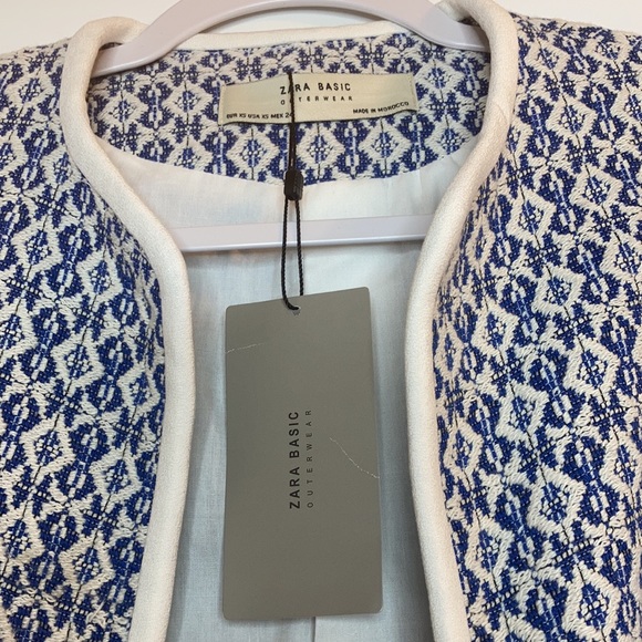 Zara Frayed Printed Blue and White Round-Neck Jacket with Front Pockets - Picture 6 of 8